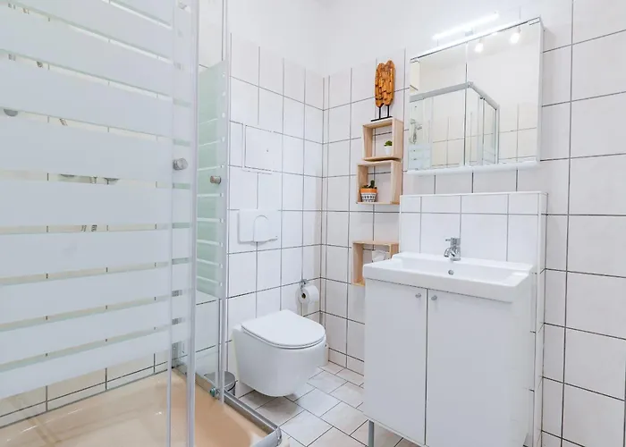 Lägenhet Kompaktes Mit Parkplatz & Top-anbindung - Ideal Fuer Kurzaufenthalte *